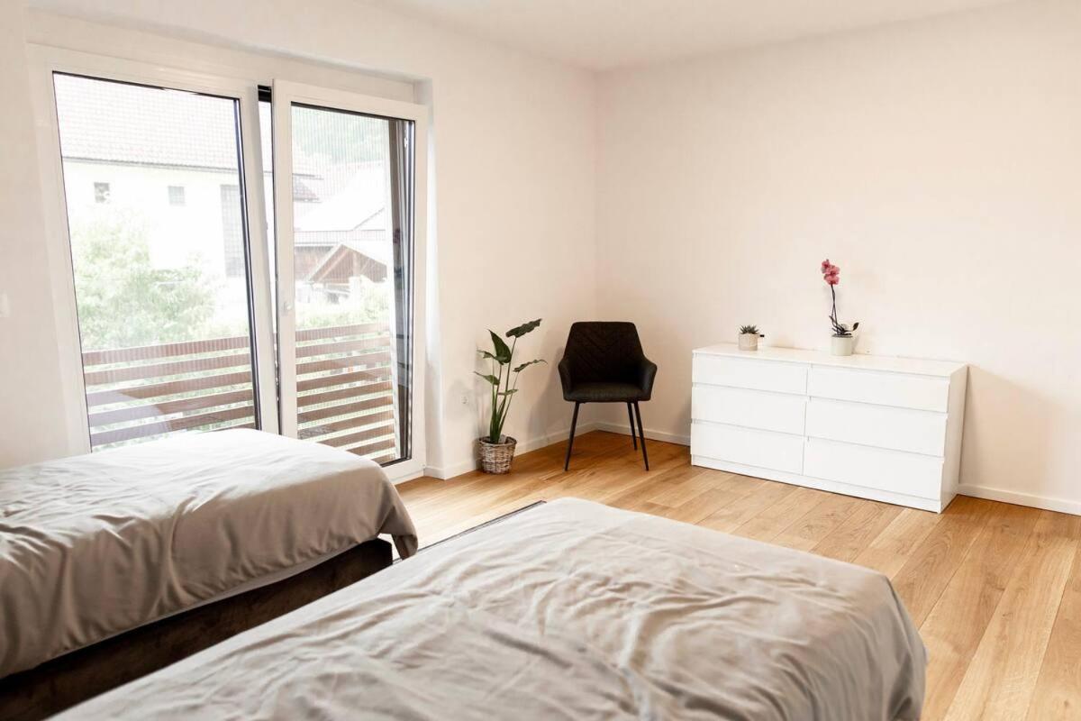 Aura Apartments Zirovnica Bagian luar foto