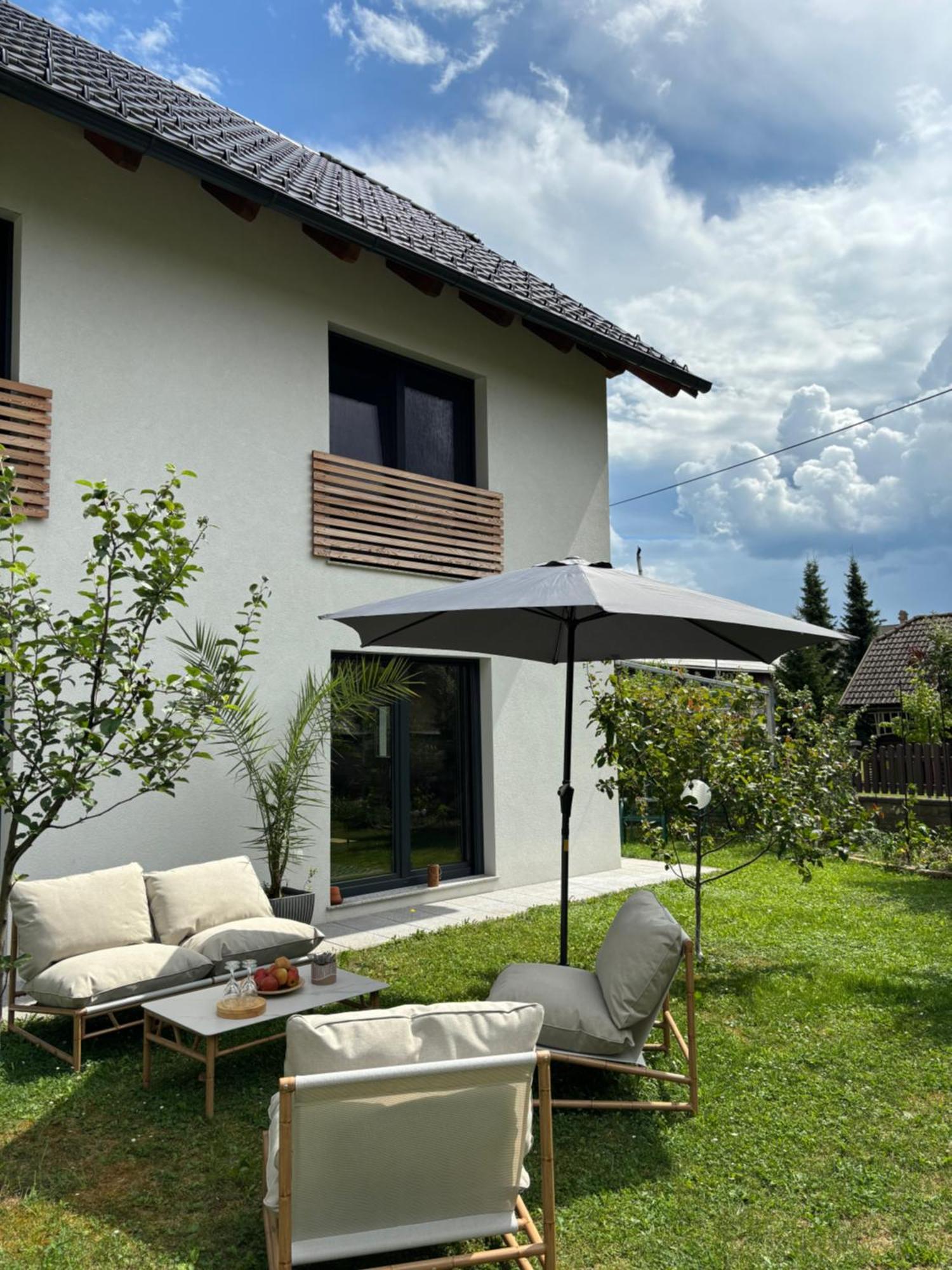 Aura Apartments Zirovnica Bagian luar foto
