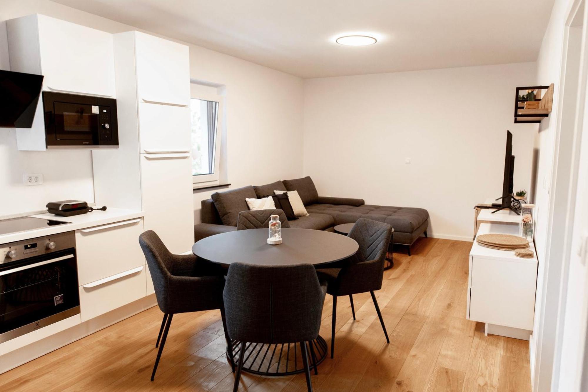 Aura Apartments Zirovnica Bagian luar foto