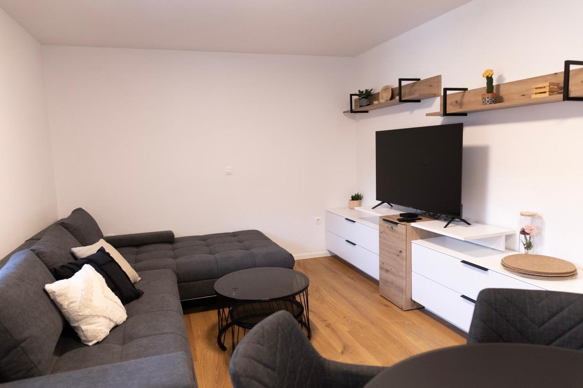 Aura Apartments Zirovnica Bagian luar foto