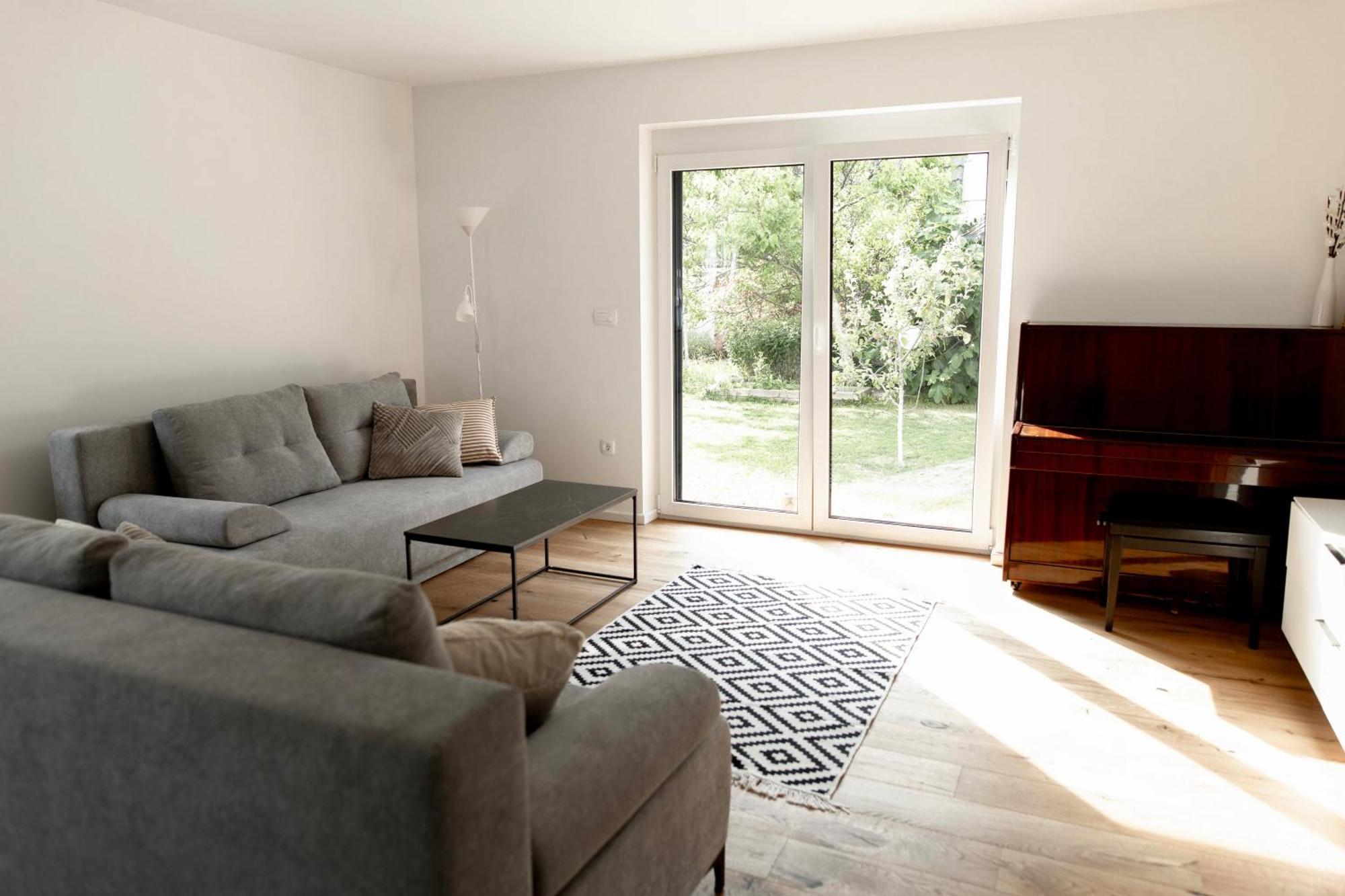 Aura Apartments Zirovnica Bagian luar foto